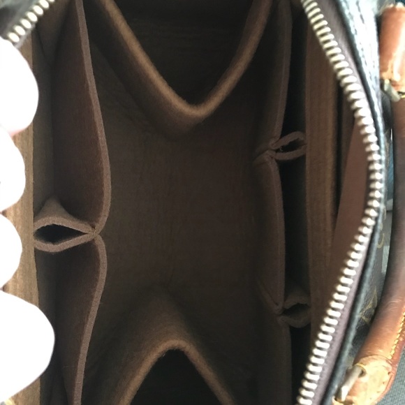 **SOLD*Authentic LV Speedy 30 With Brown organizer - Picture 4 of 8